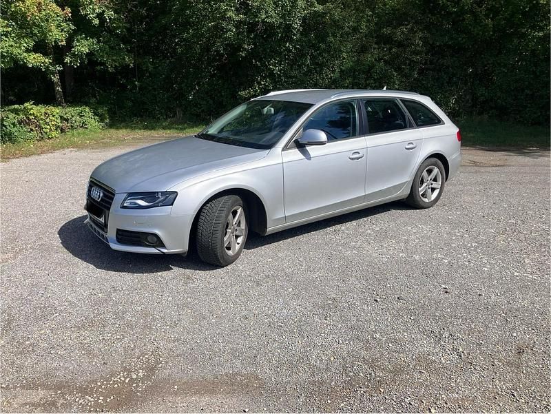 Grau Gebraucht 2009 Audi A4 Kombi | 6.400 € (Guter Preis) - Bild 1/4