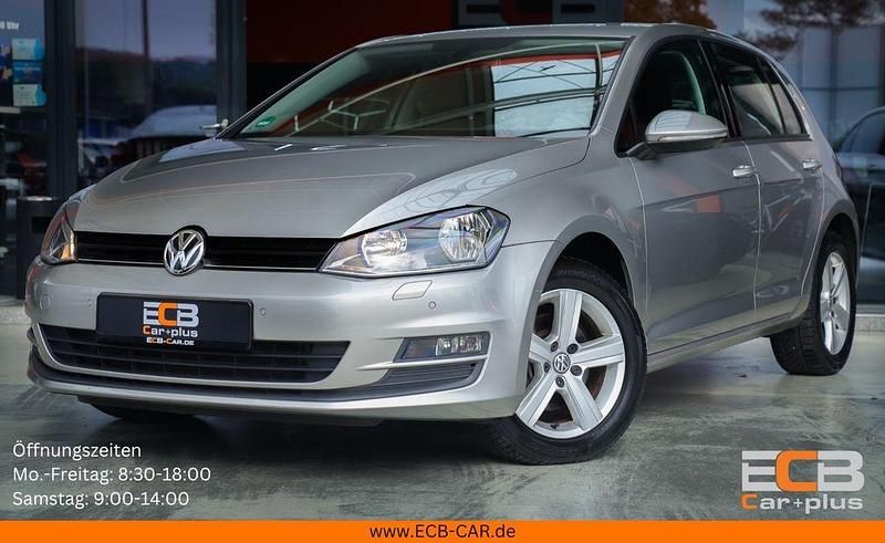 Silber Gebraucht 2014 VW Golf VII Comfortline Limousine | 11.890 € (Fairer Preis) - Bild 1/4