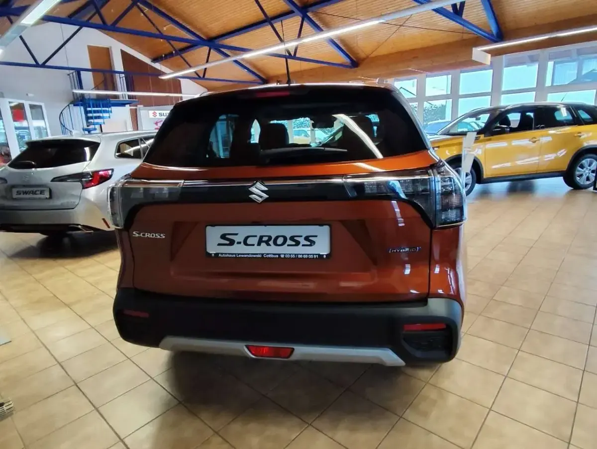 Neu Suzuki SX4 S-Cross Comfort+ 116 PS (85 kW) 2026 Canyon brown pearl metallic SUV