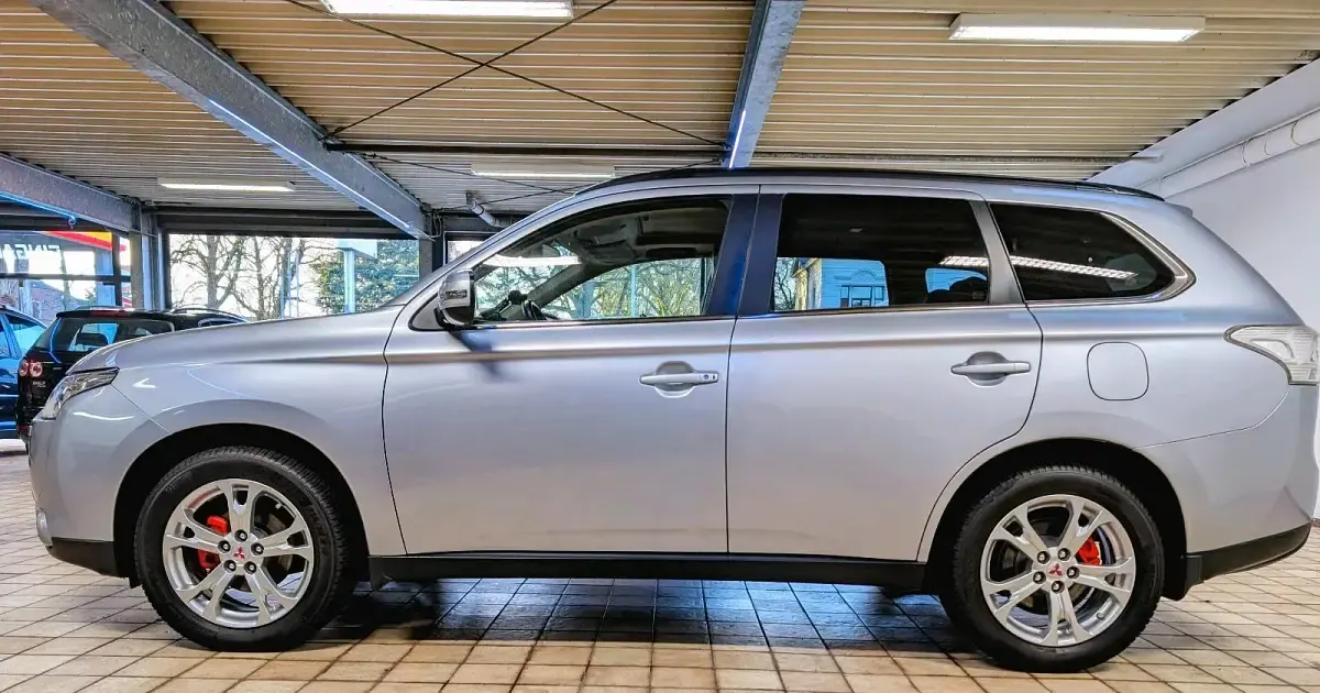 Gebraucht Mitsubishi Outlander 150 PS (110 kW) 2014 Grau SUV