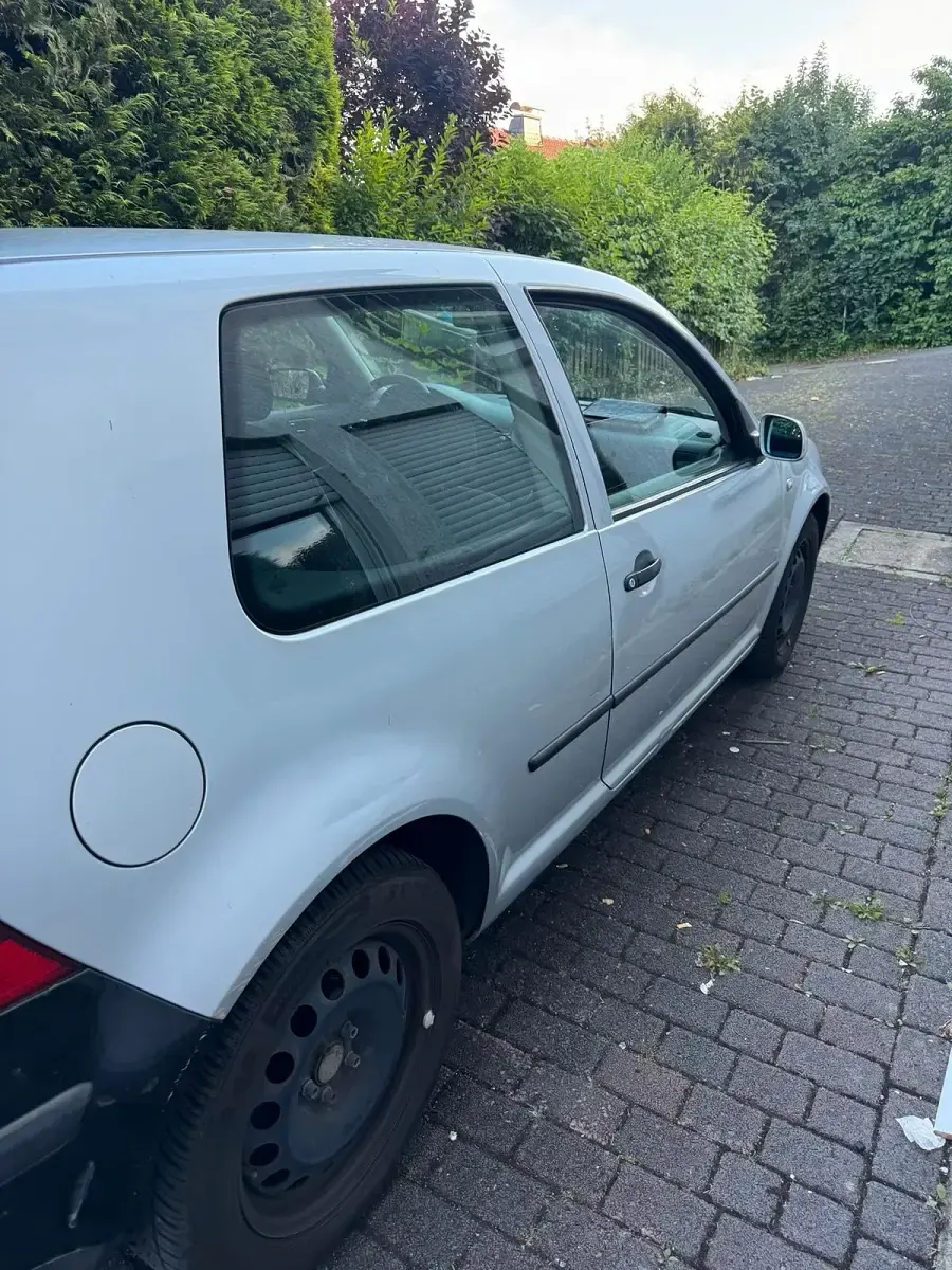 Gebraucht VW Golf IV 101 PS (74 kW) 2001 Silber Kleinwagen
