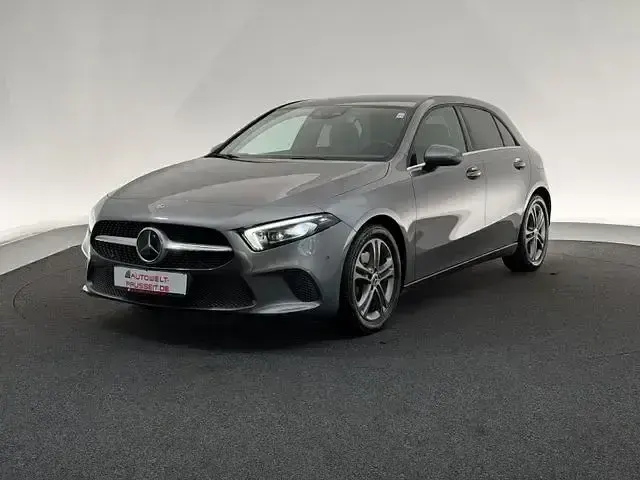 Używany Mercedes A220 190 KM (139 kW) 2019 Szary Sedan/Limuzyna