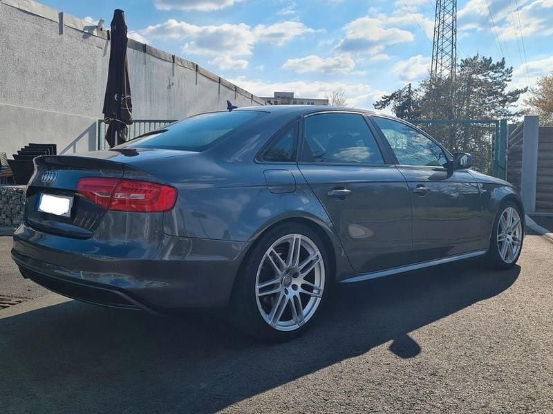 Gebraucht Audi A4 S-Line 170 PS (125 kW) 2012 Grau Limousine