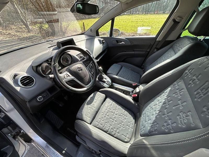 Gebraucht Opel Meriva Innovation 95 PS (69 kW) 2011 Silber Van / Kleinbus