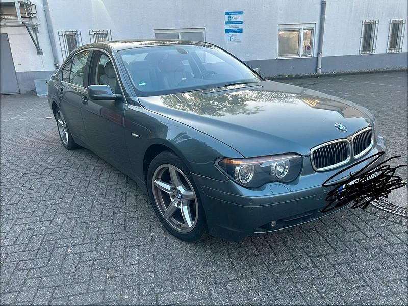 Second-hand BMW 735 272 CP (200 kW) 2002 Berlinǎ