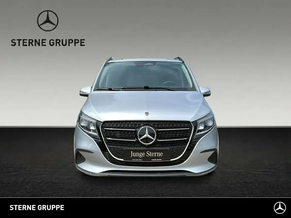 Gebraucht Mercedes V250 190 PS (139 kW) 2025 Hightechsilber Van / Kleinbus