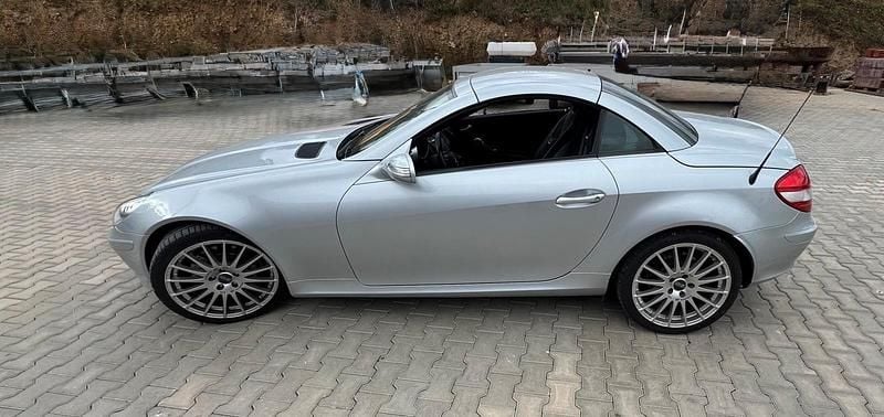 Silber Gebraucht 2005 Mercedes SLK350 Cabrio | 12.150 € (Etwas zu teuer) - Bild 1/4