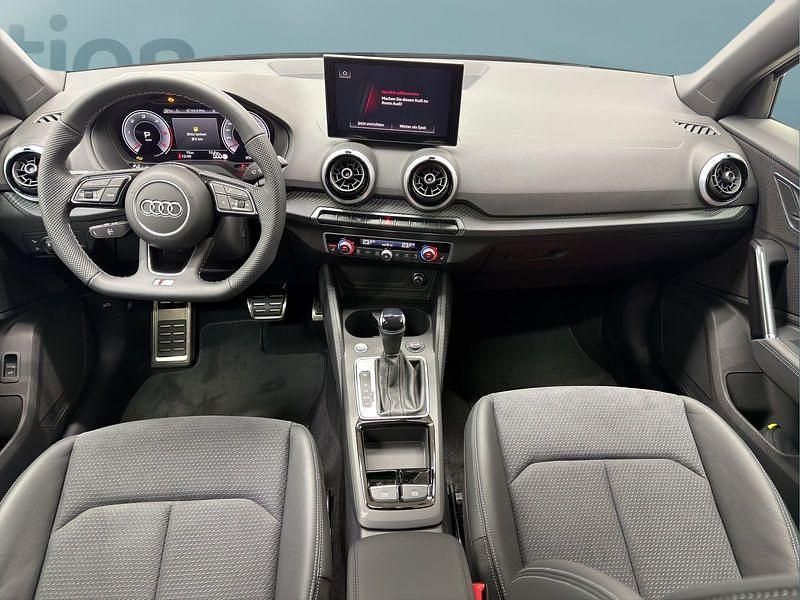 Neu Audi Q2 S-Line 150 PS (110 kW) 2025 Grau SUV