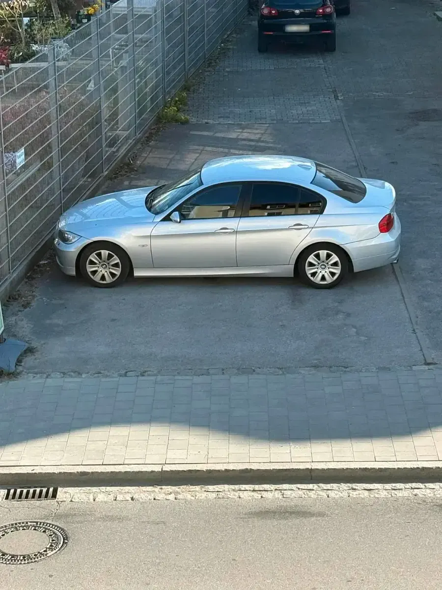 Gebraucht BMW 318 130 PS (95 kW) 2007 Silber Limousine