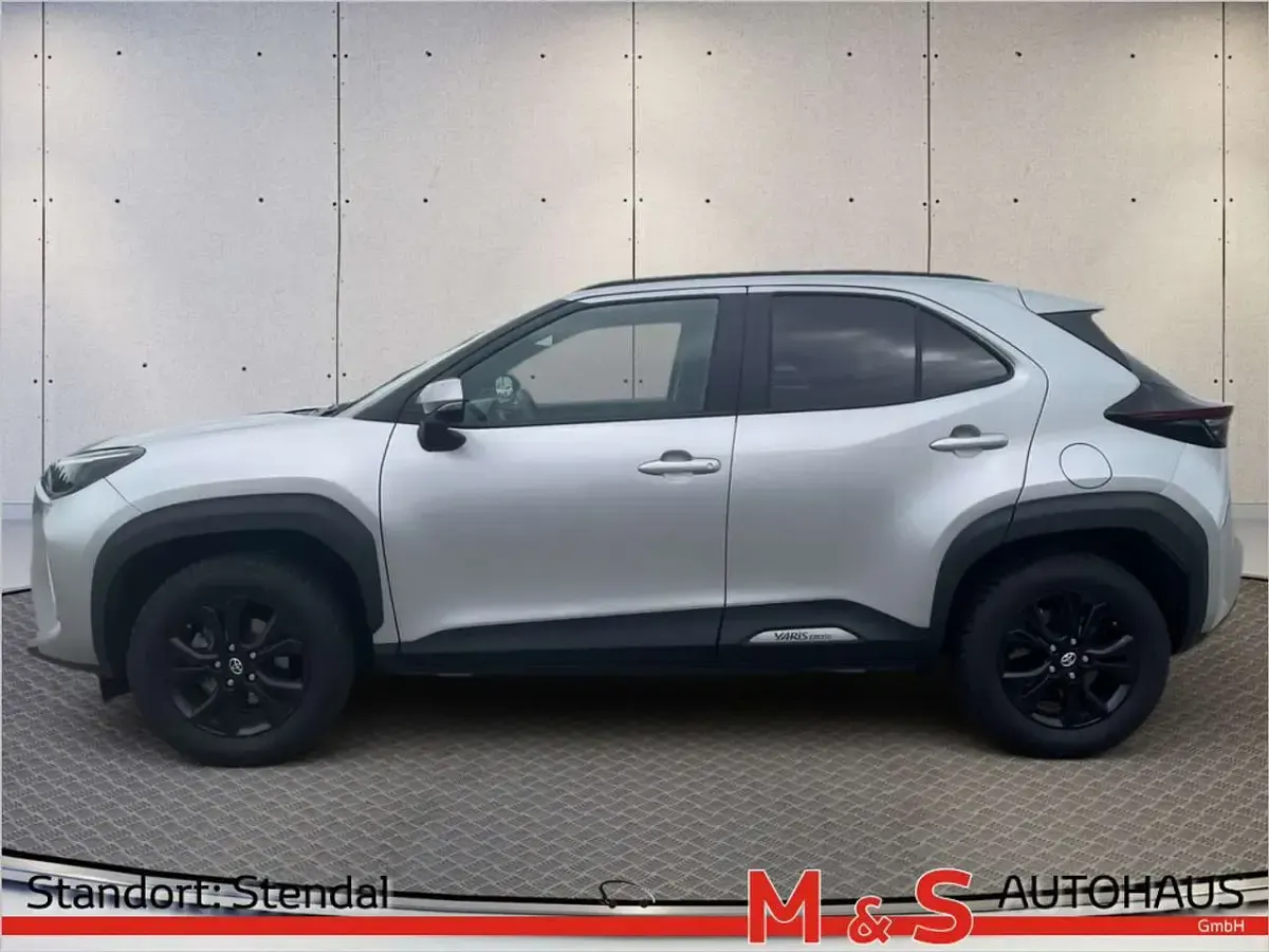 Gebraucht Toyota Yaris Cross 131 PS (96 kW) 2025 Silber SUV