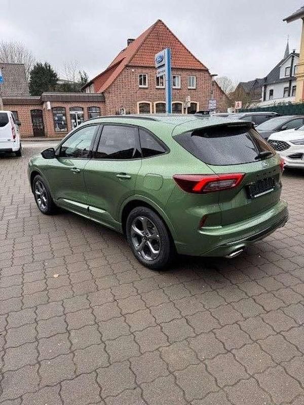 Neu Ford Kuga ST-Line 186 PS (136 kW) 2025 Grün SUV