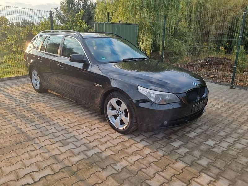 Schwarz Gebraucht 2007 BMW 523 Kombi | 2.650 € (Superpreis) - Bild 1/4