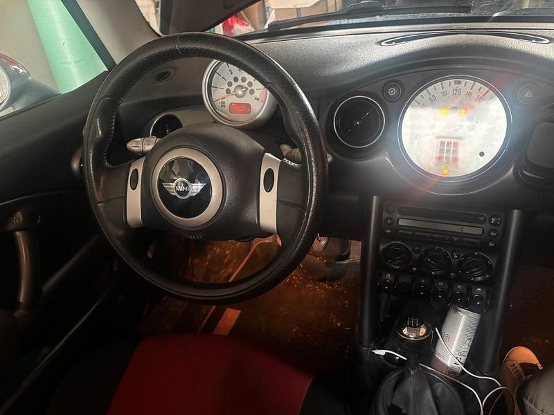 Usata Mini Cooper 116 CV (85 kW) 2004 Nero Utilitaria