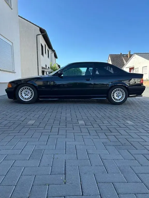Gebraucht BMW 320 Performance 150 PS (110 kW) 1995 Schwarz Coupé