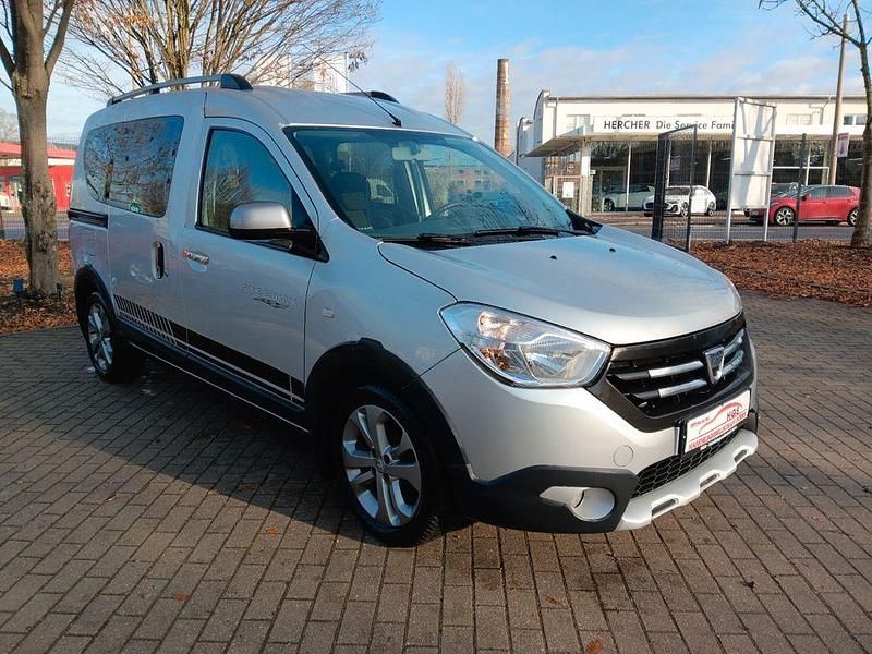 Gebraucht Dacia Dokker Stepway 90 PS (66 kW) 2016 Silber Van / Kleinbus