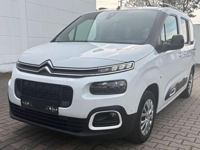 Second-hand Citroën Berlingo Feel 131 CP (96 kW) 2022 Alb Monovolum