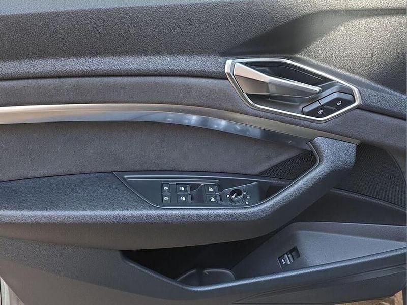 Usata Audi e-tron 2023 Grigio SUV