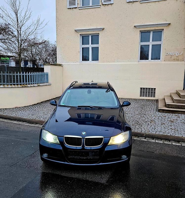 Gebraucht BMW 320 177 PS (130 kW) 2008 Blau Kombi