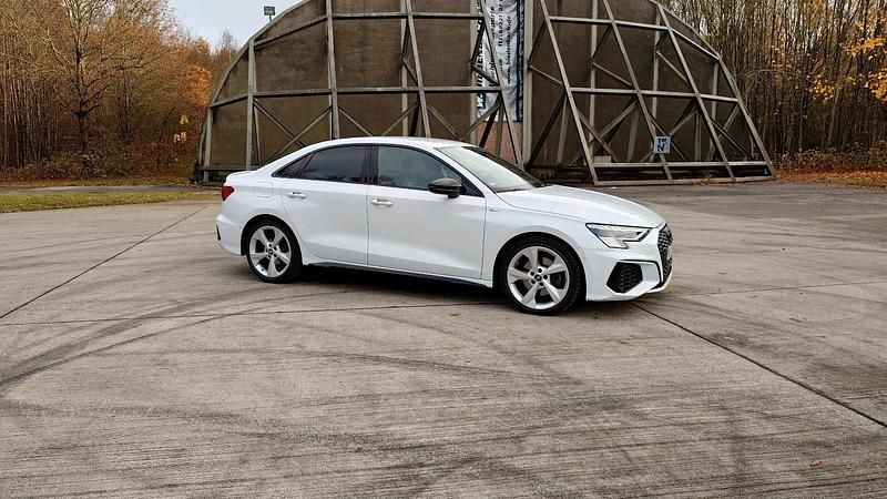 Gebraucht Audi A3 S-Line 150 PS (110 kW) 2020 Weiß Limousine