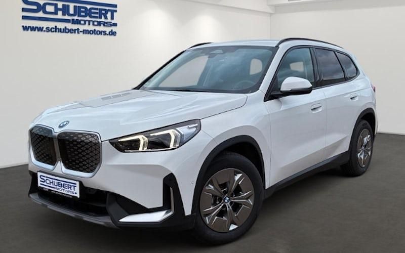 Weiß Neu 2025 BMW iX1 Performance SUV | 42.490 € (Fairer Preis) - Bild 1/4