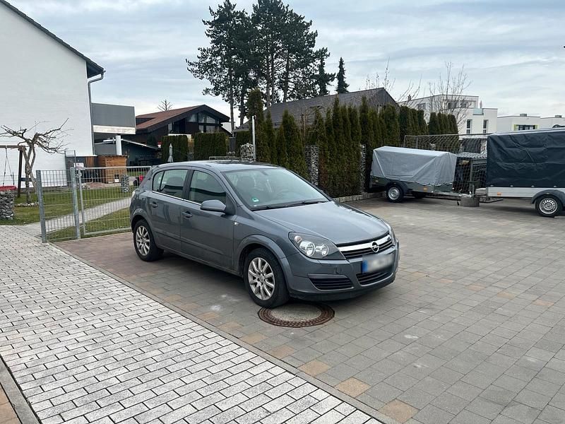 Gebraucht Opel Astra 100 PS (73 kW) 2005 Grau Kleinwagen