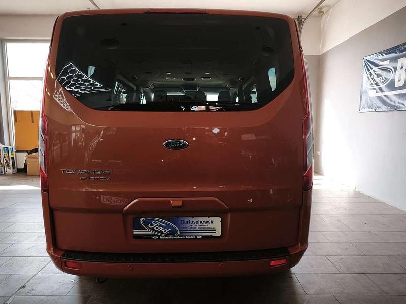 Gebraucht Ford Tourneo Titanium X 150 PS (110 kW) 2023 Hokkaidoorange metallic Van / Kleinbus