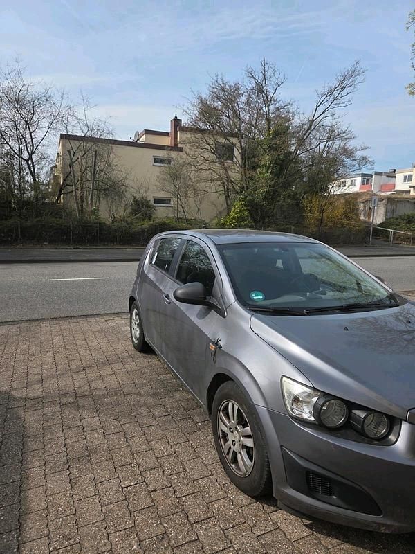 Gebraucht Chevrolet Aveo 86 PS (63 kW) 2012 Grau Kleinwagen