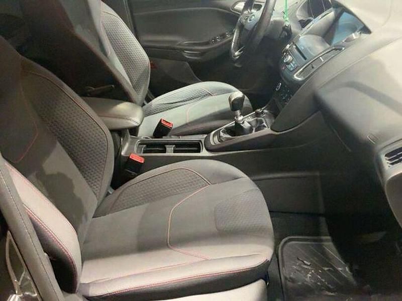 Gebraucht Ford Focus ST-Line 140 PS (102 kW) 2018 Grau Kombi