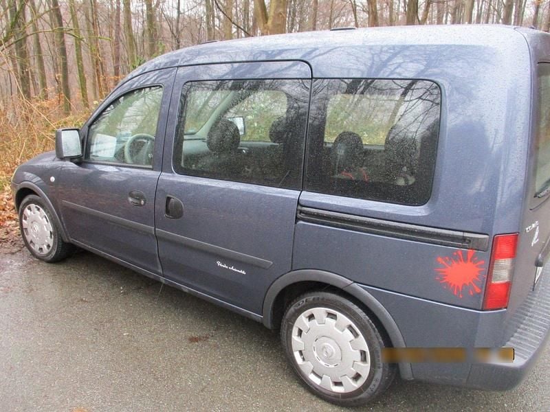 Gebraucht Opel Combo 97 PS (71 kW) 2009 Blau Van / Kleinbus
