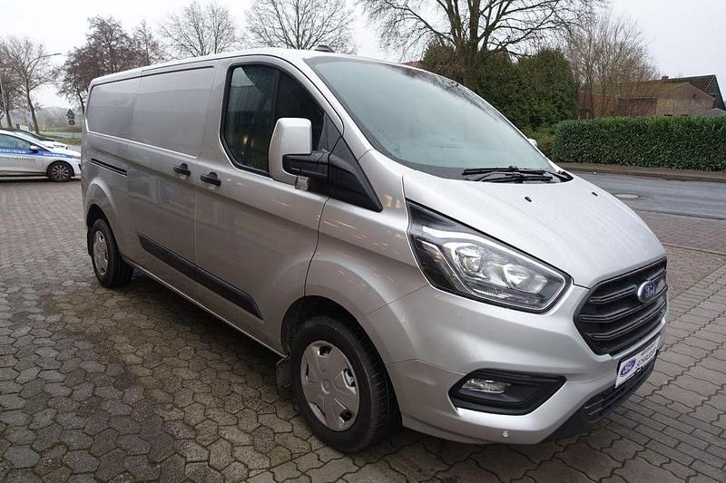 Gebraucht Ford Transit Custom Trend 131 PS (96 kW) 2022 Silber Van / Kleinbus