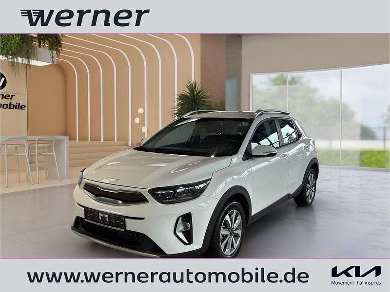Schneeweiss Gebraucht 2024 Kia Stonic Vision SUV | 18.680 € (Fairer Preis) - Bild 1/4