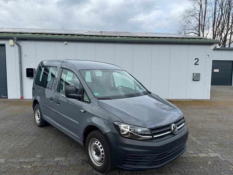Gebraucht VW Transporter 75 PS (55 kW) 2018 Grau Van