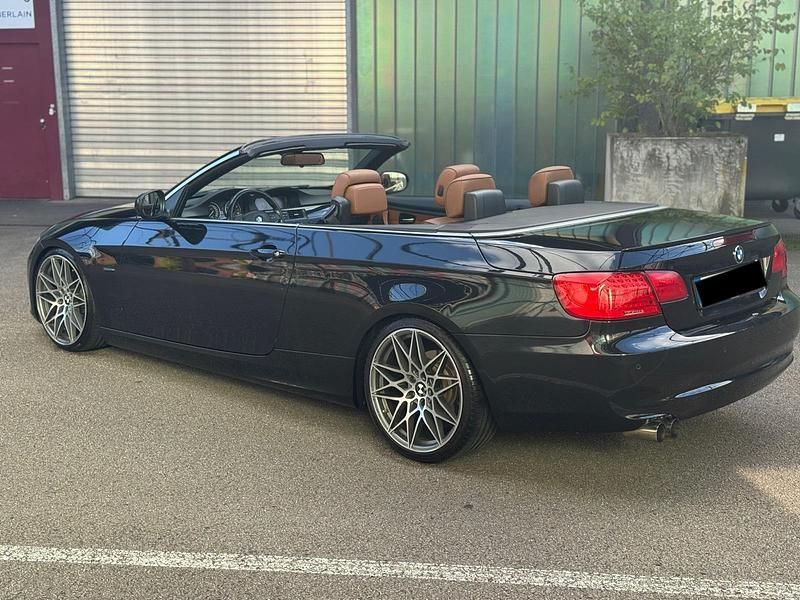 Gebraucht BMW 325 Cabriolet 218 PS (160 kW) 2010 Schwarz Cabrio