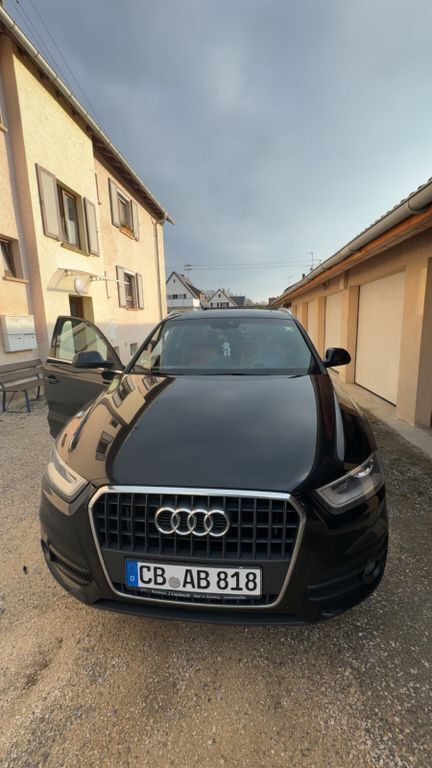 Schwarz Gebraucht 2012 Audi Q3 Ambiente SUV | 18.000 € (Teuer) - Bild 1/4