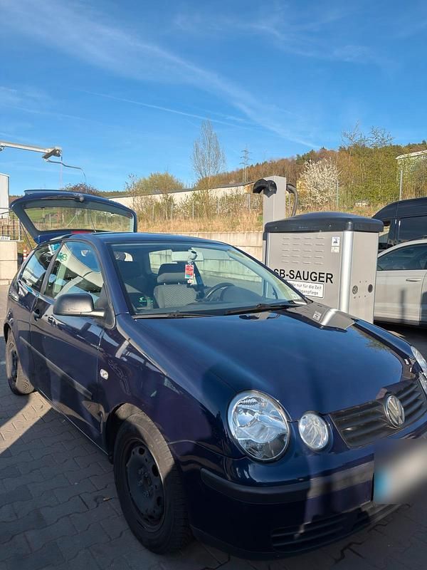 Gebraucht VW Polo 64 PS (47 kW) 2004 Blau Kleinwagen