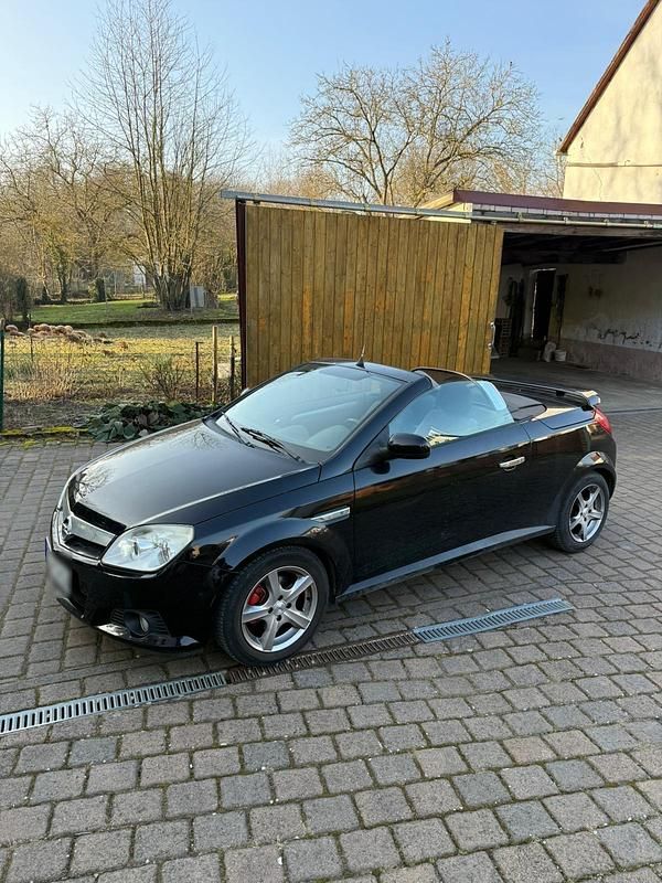 Gebraucht Opel Tigra 90 PS (66 kW) 2005 Schwarz Cabrio