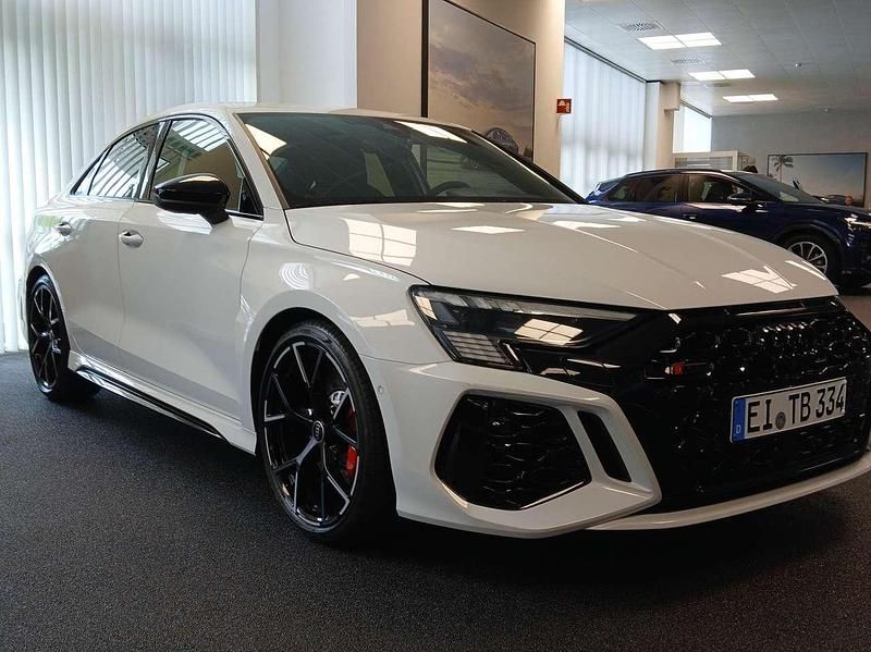 Gebraucht Audi RS3 Ambiente 400 PS (294 kW) 2024 Limousine