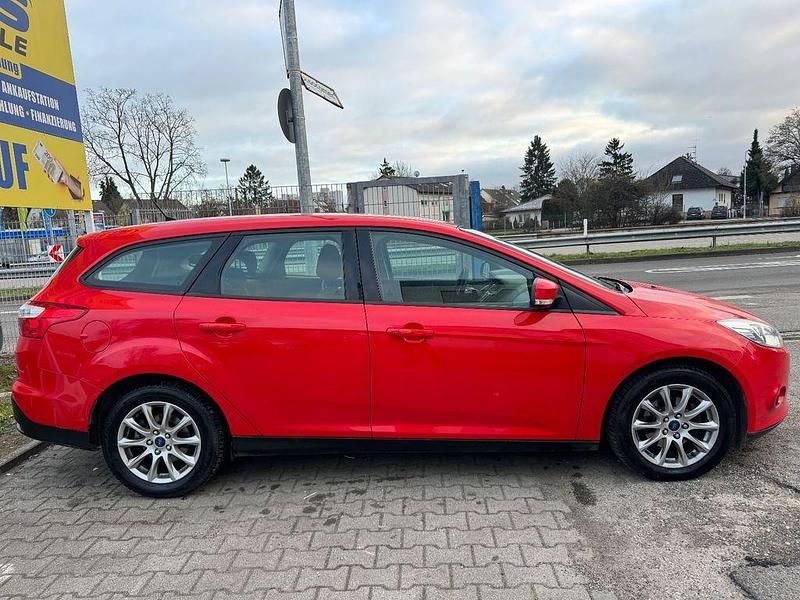 Gebraucht Ford Focus Trend 101 PS (74 kW) 2013 Limousine
