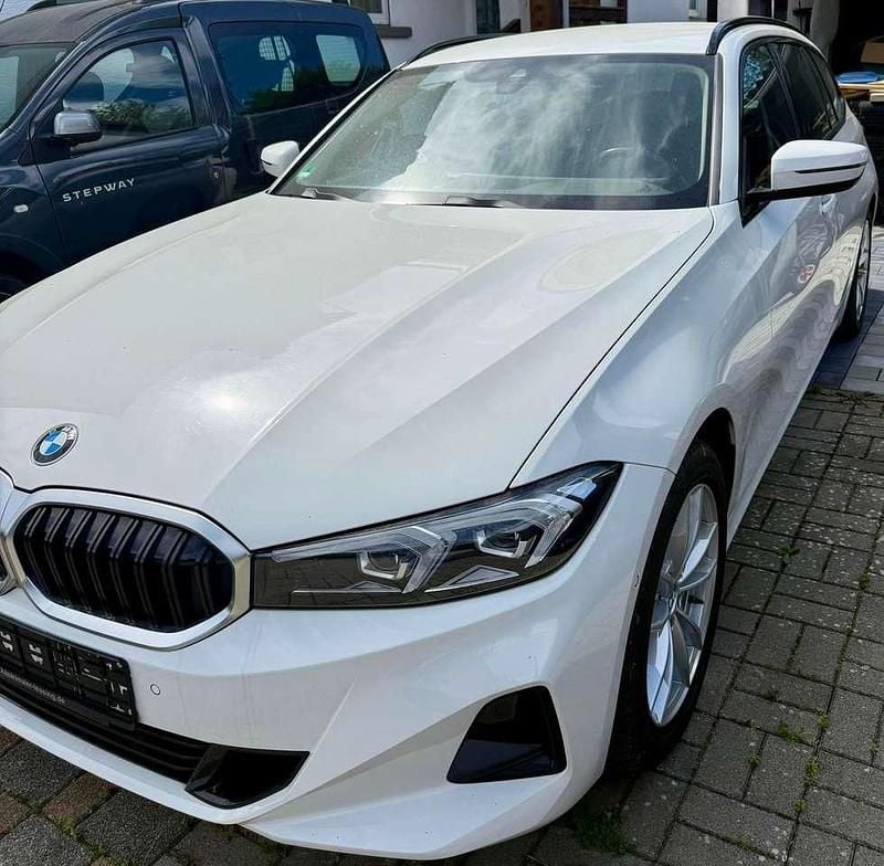 Gebraucht BMW 320 190 PS (139 kW) 2023 Alpinweiss iii Kombi