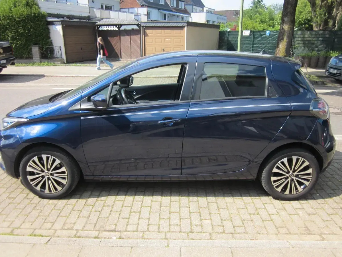 Second-hand Renault Zoe Riviera 100 kW (136 CP) 2022 Albastru Hatchback