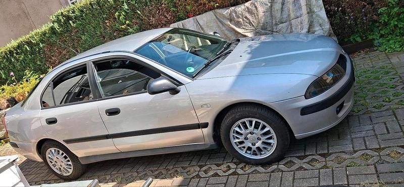 Silber Gebraucht 2002 Mitsubishi Carisma Limousine | 1.650 € - Bild 1/4