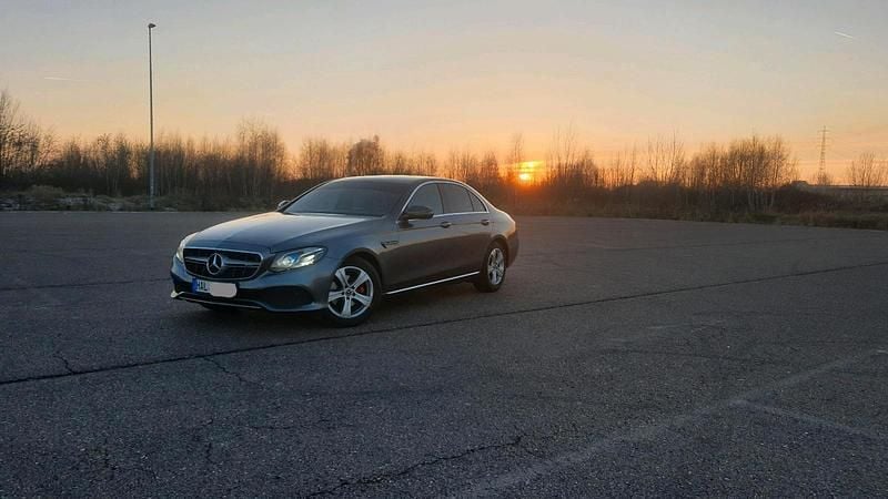 Gebraucht Mercedes E200 150 PS (110 kW) 2017 Grau Limousine