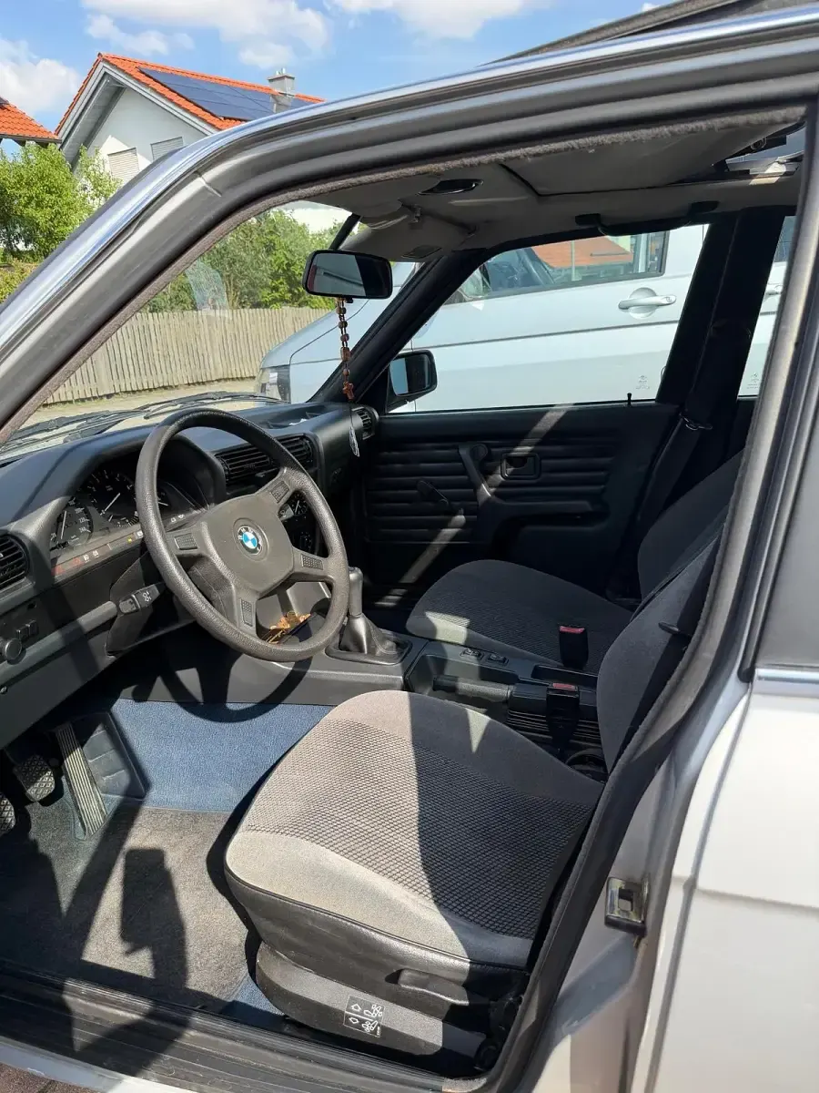 Brugt BMW 318 105 HK (77 kW) 1986 Sølv Sedan