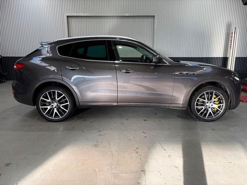 Gebraucht Maserati Levante 430 PS (316 kW) 2016 Grau SUV
