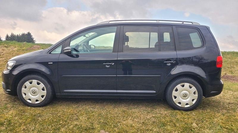 Gebraucht VW Touran 140 PS (102 kW) 2013 Schwarz Van / Kleinbus