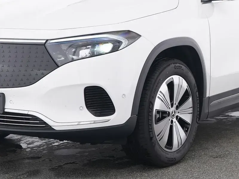 Gebraucht Mercedes EQA300 Advanced 168 kW (229 PS) 2025 Unilack polarweiß SUV