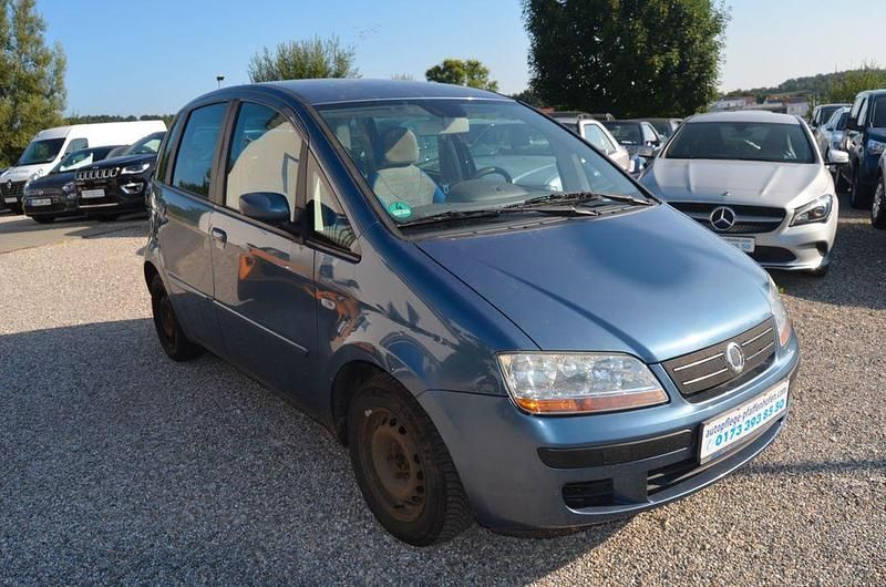 Blau Gebraucht 2004 Fiat Idea Emotion Van / Kleinbus | 550 € (Superpreis) - Bild 1/4