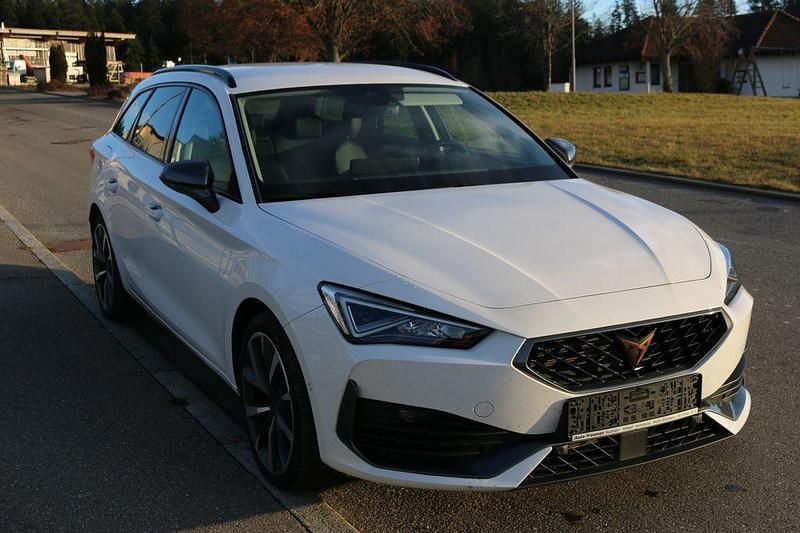 Usata Cupra Leon 150 CV (110 kW) 2024 Bianco Berlina