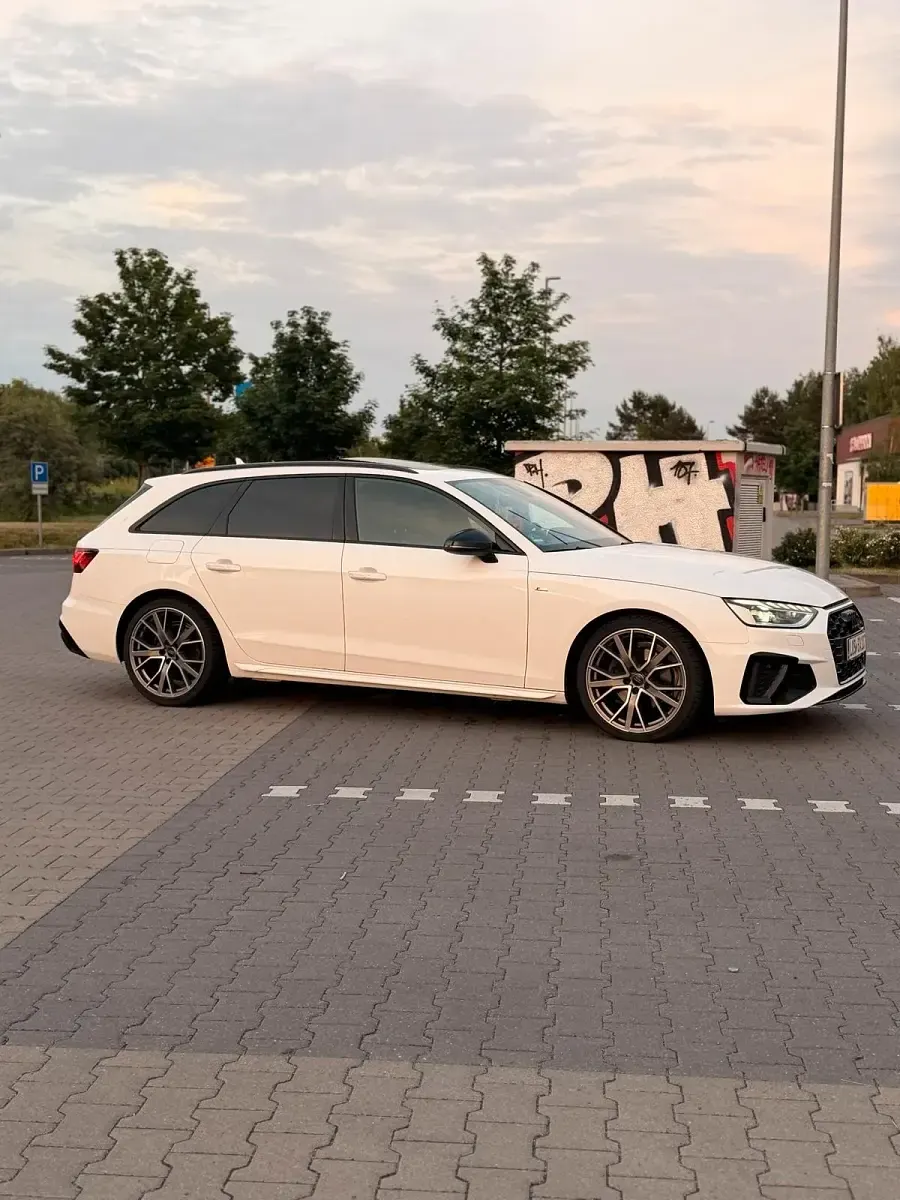 Gebraucht Audi A4 Black Edition 190 PS (139 kW) 2019 Weiß Kombi
