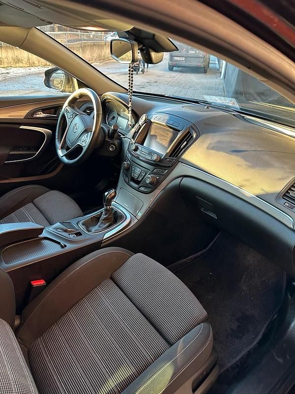 Gebraucht Opel Insignia 140 PS (102 kW) 2014 Braun Kombi